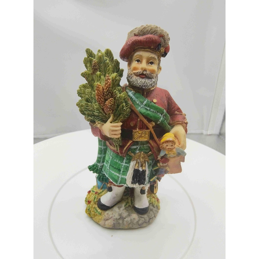 International Santas Collection SC27 The First Footer Scotland 1997 Figurine